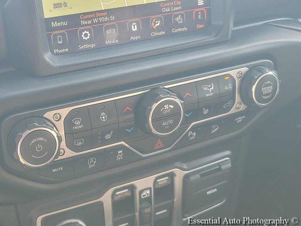 Certified 2019 Jeep Wrangler Unlimited Sahara w/ Quick Order Package 24M Moab AWD/4WD image 23