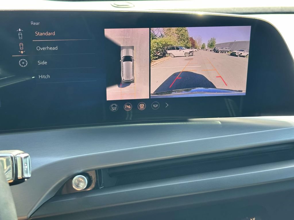 Certified 2026 Cadillac Vistiq Platinum w/ LPO, Floor Liner Package AWD/4WD image 34
