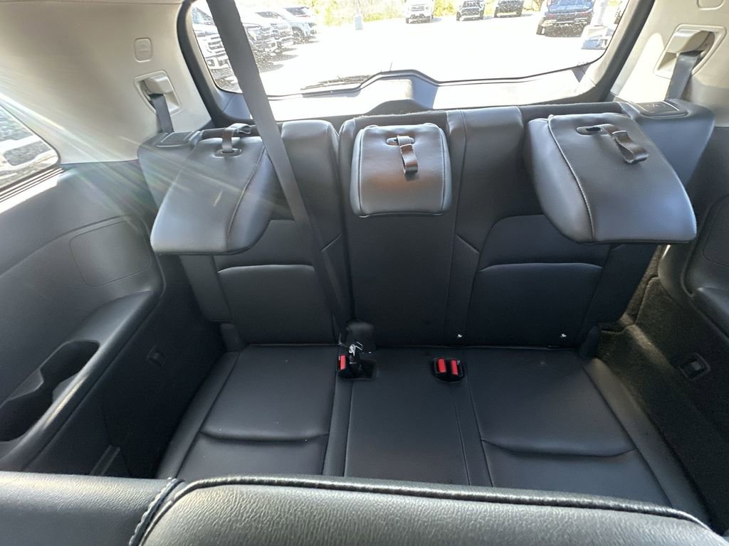 Used 2023 Nissan Pathfinder SL w/ Lighting Package (N92) image 29