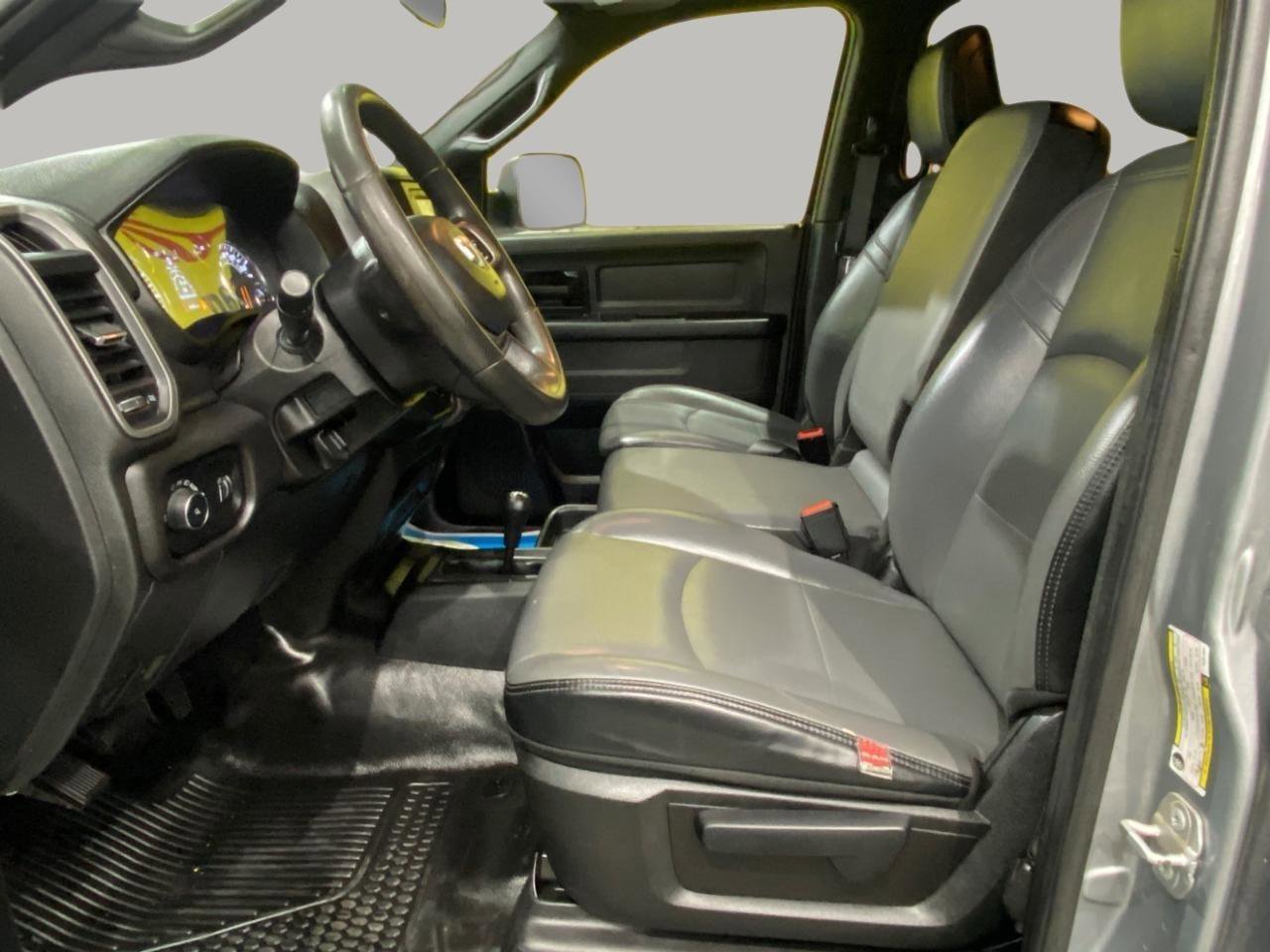 Used 2022 RAM 2500 Tradesman w/ Chrome Appearance Group image 13