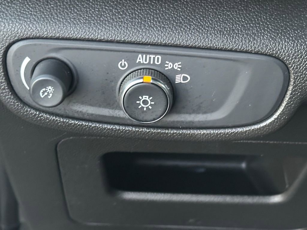 Used 2021 Chevrolet TrailBlazer LS image 19