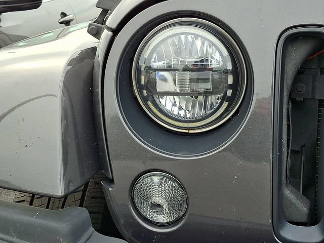 Used 2016 Jeep Wrangler Unlimited Sahara AWD/4WD image 8