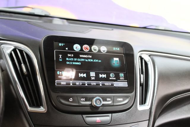 Used 2018 Chevrolet Malibu LT w/ True North Edition FWD image 19