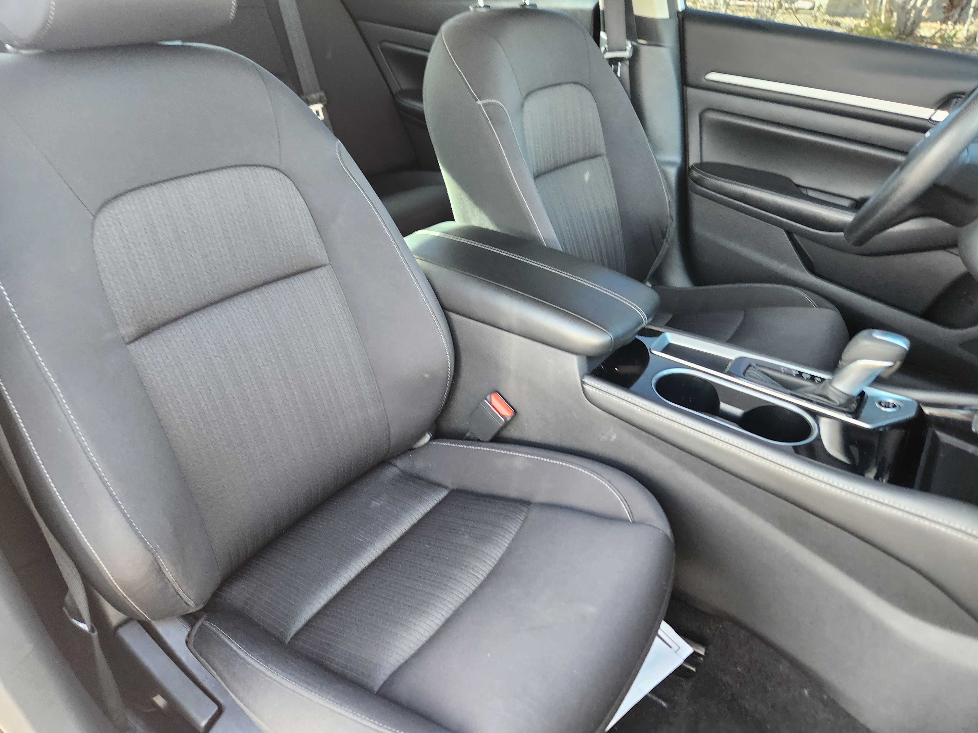 Used 2023 Nissan Altima 2.5 SV FWD image 11