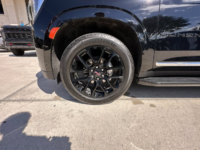 Used 2023 GMC Yukon SLT w/ SLT Premium Package RWD image 18