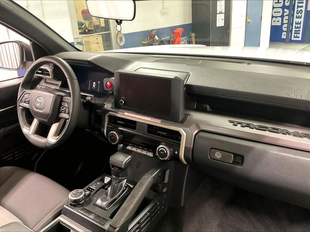 Used 2025 Toyota Tacoma TRD Off-Road AWD/4WD image 14