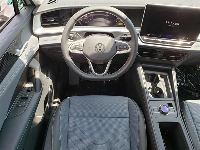 New 2025 Volkswagen Tiguan SE image 10