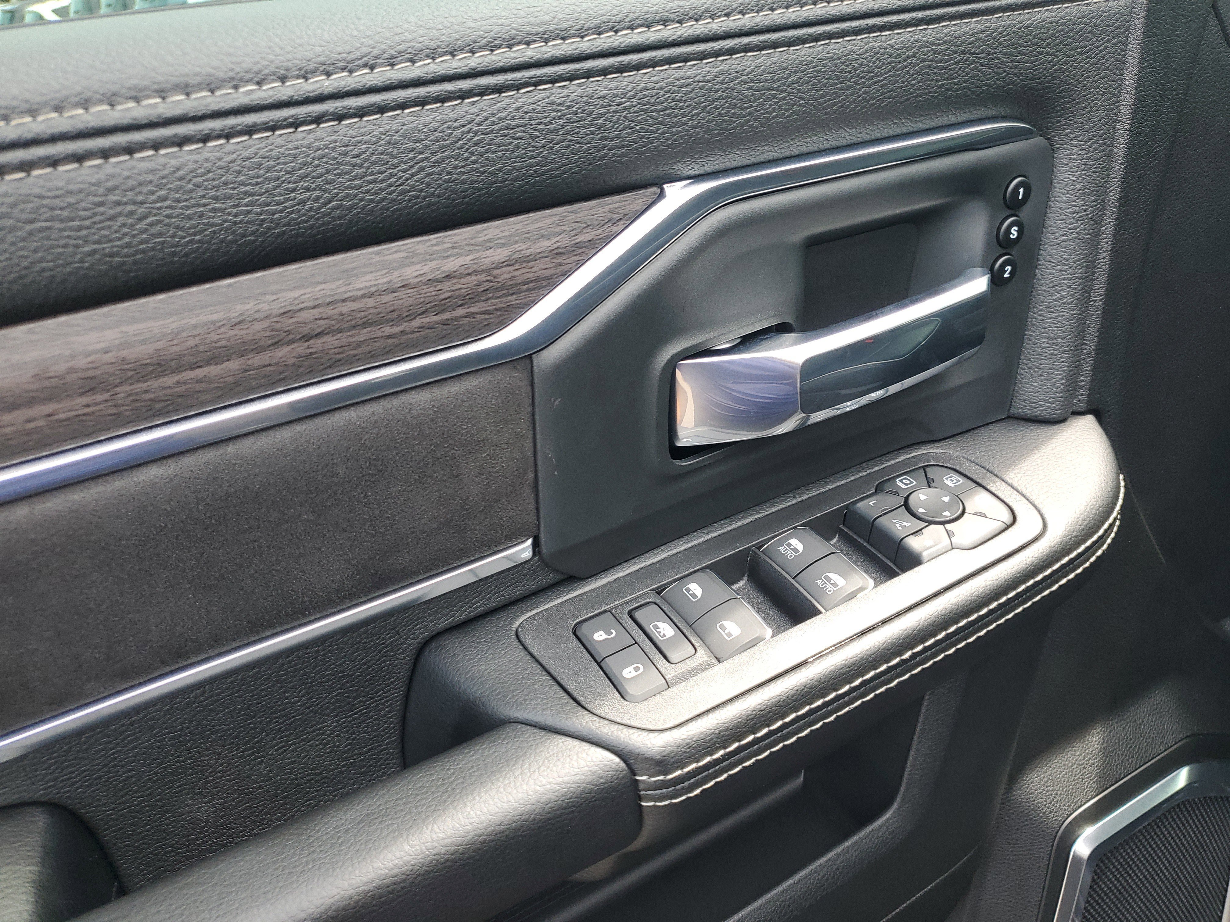 New 2026 RAM 3500 Laramie w/ Night Edition AWD/4WD image 12