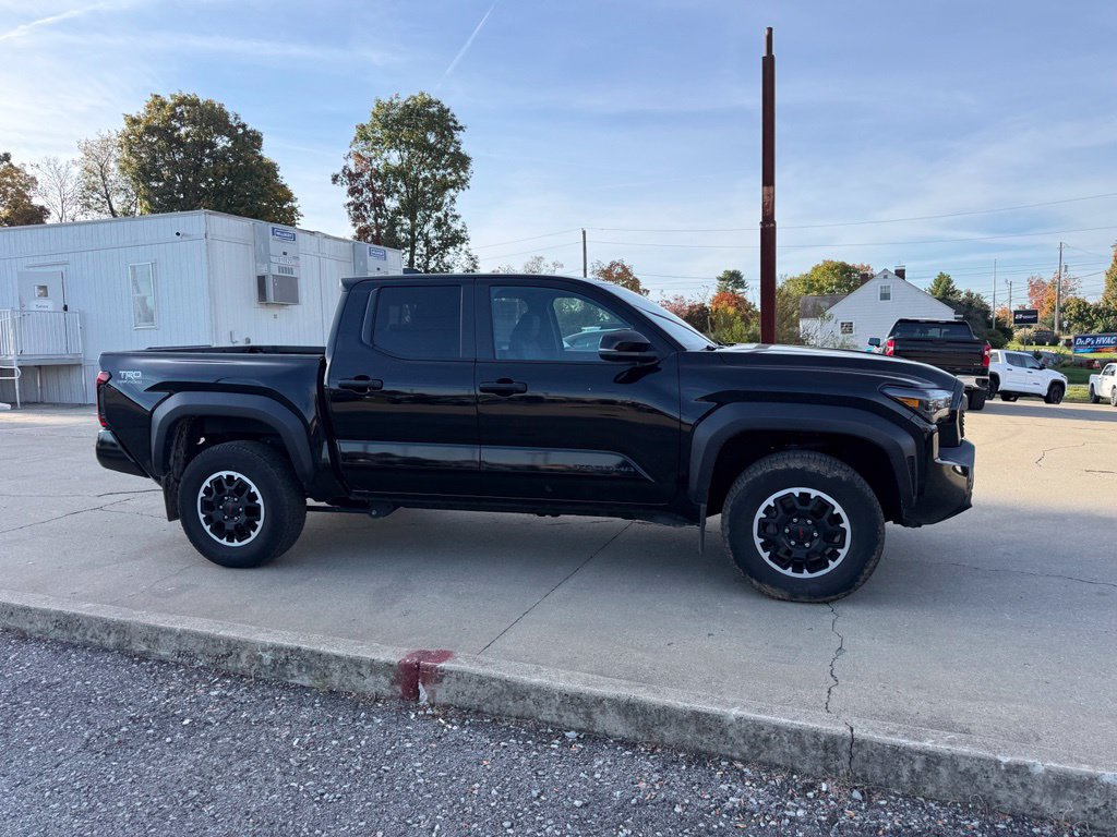 Used 2024 Toyota Tacoma TRD Off-Road w/ TRD Off Road Upgrade Package AWD/4WD image 5