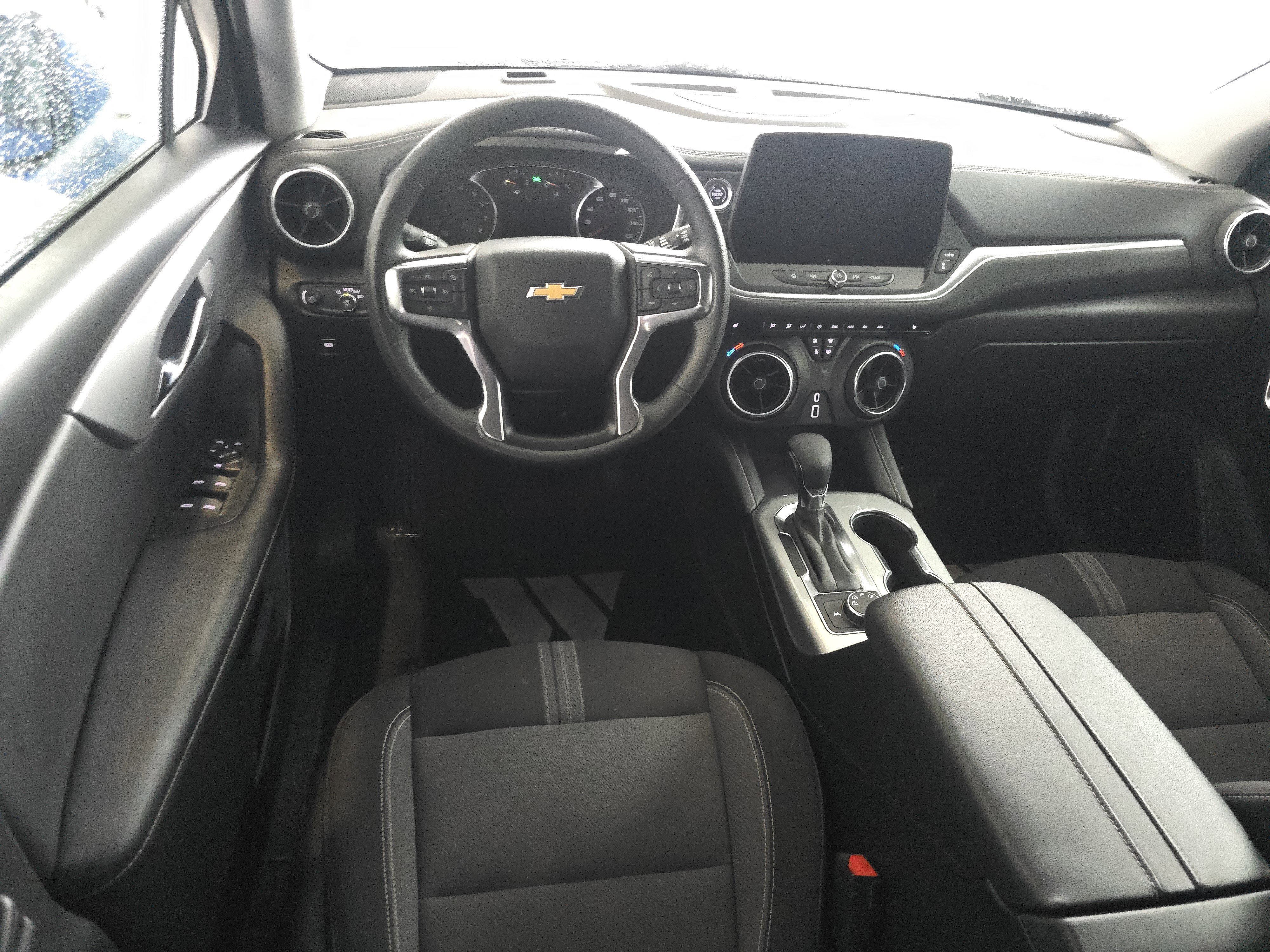 Used 2025 Chevrolet Blazer LT image 24