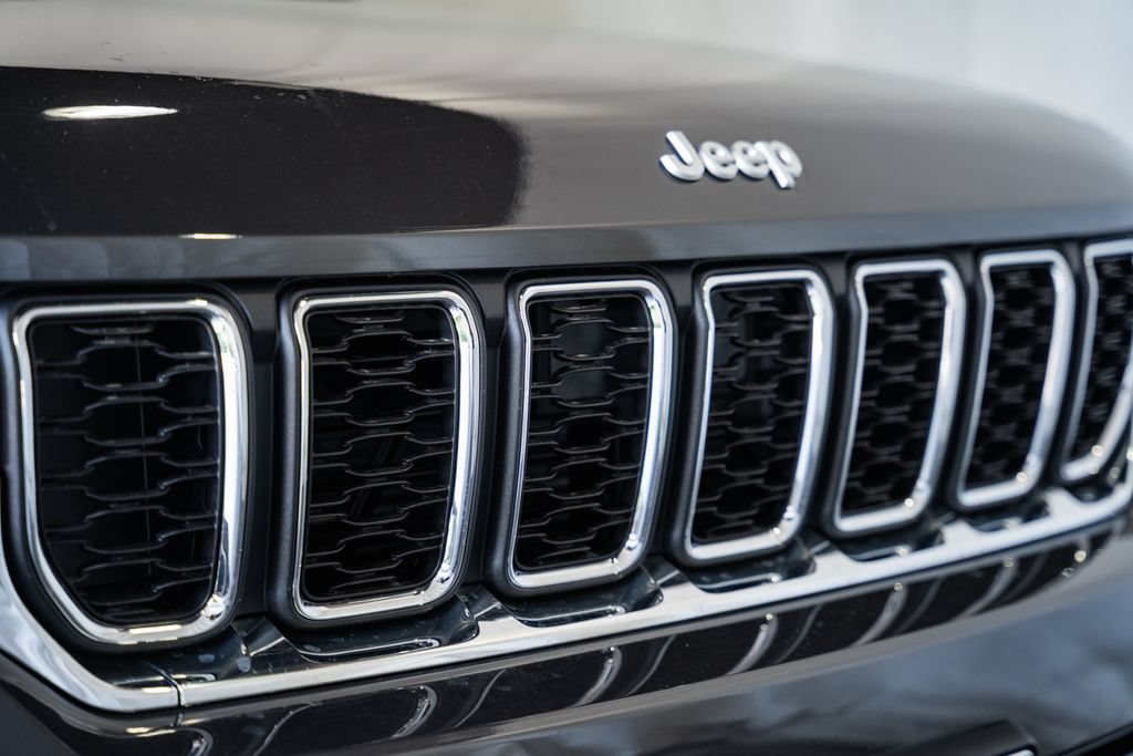 New 2026 Jeep Grand Cherokee Laredo X AWD/4WD image 12