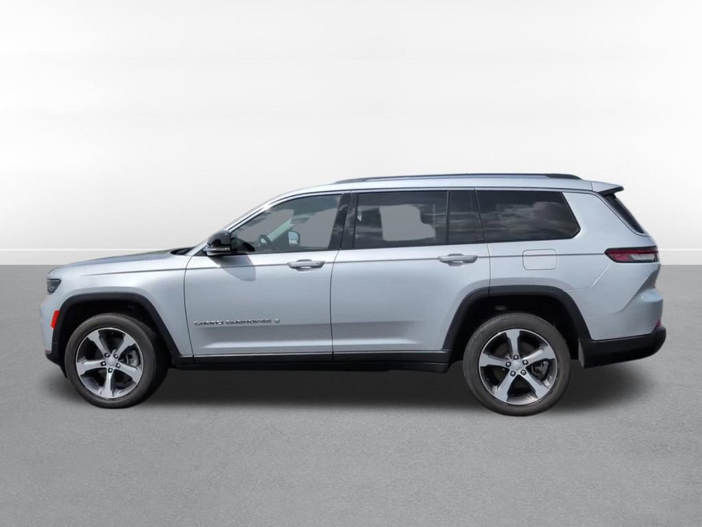 Used 2023 Jeep Grand Cherokee L Limited w/ Trailer Tow Group (B) AWD/4WD image 9