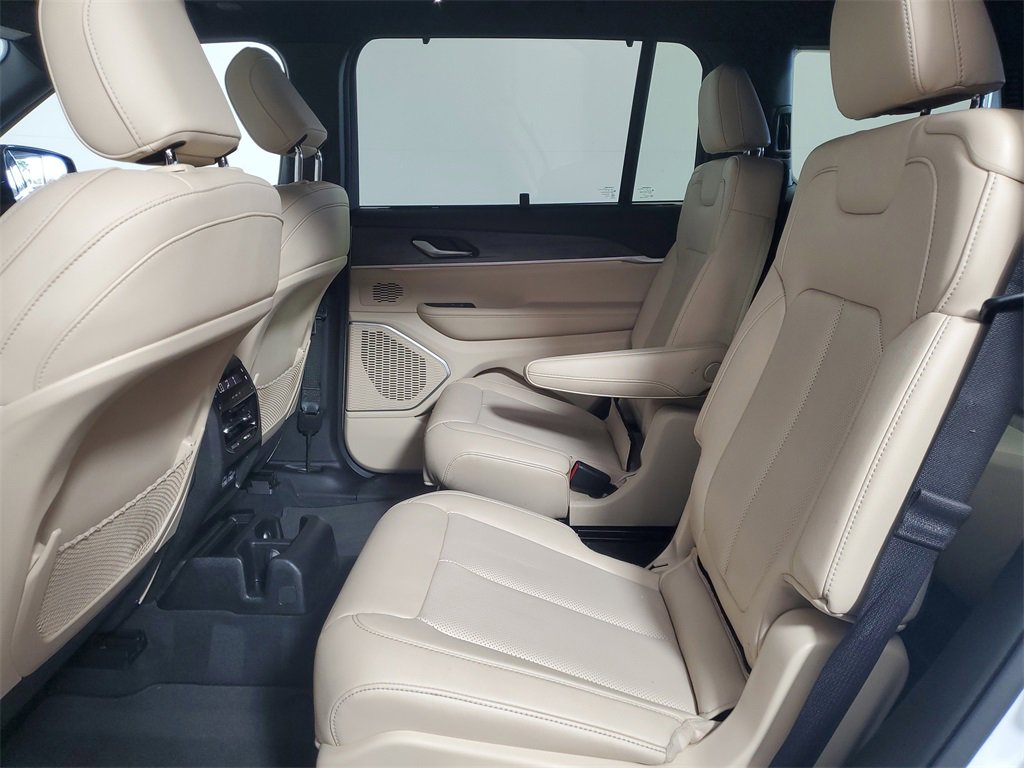 Used 2023 Jeep Grand Cherokee L Limited w/ Luxury Tech Group II image 23