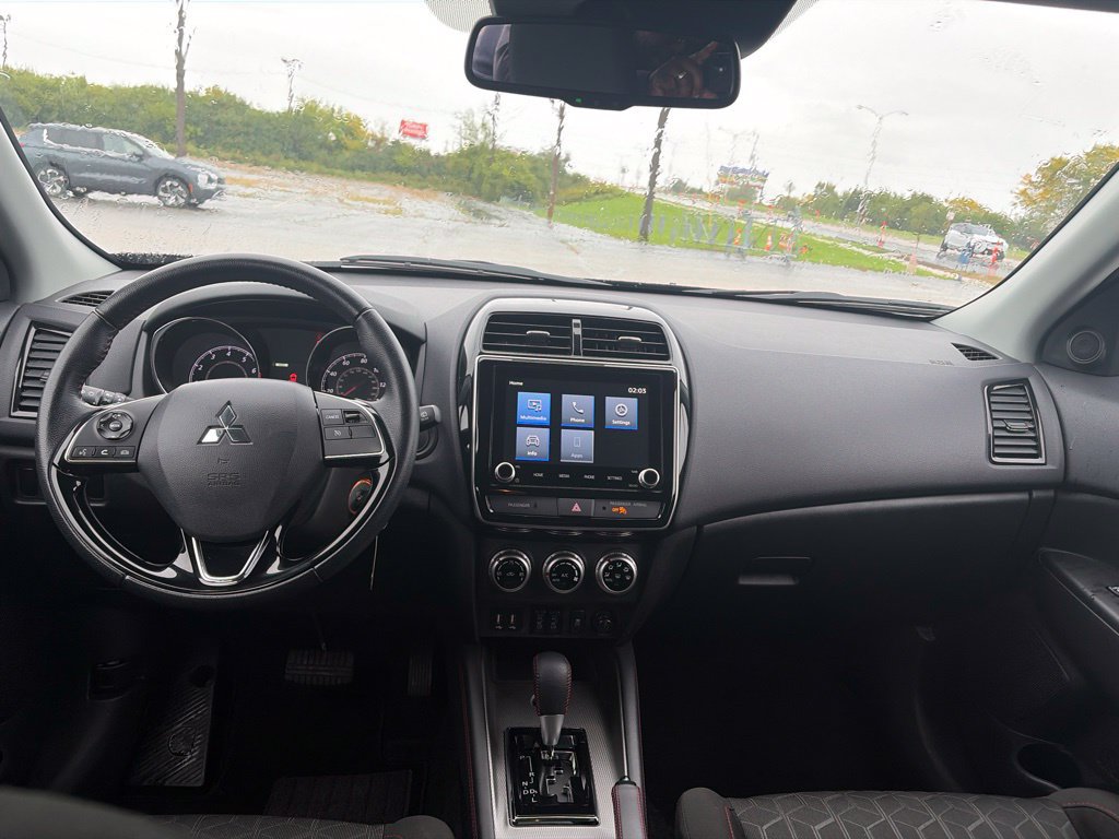 Used 2025 Mitsubishi Outlander Sport LE AWD/4WD image 20