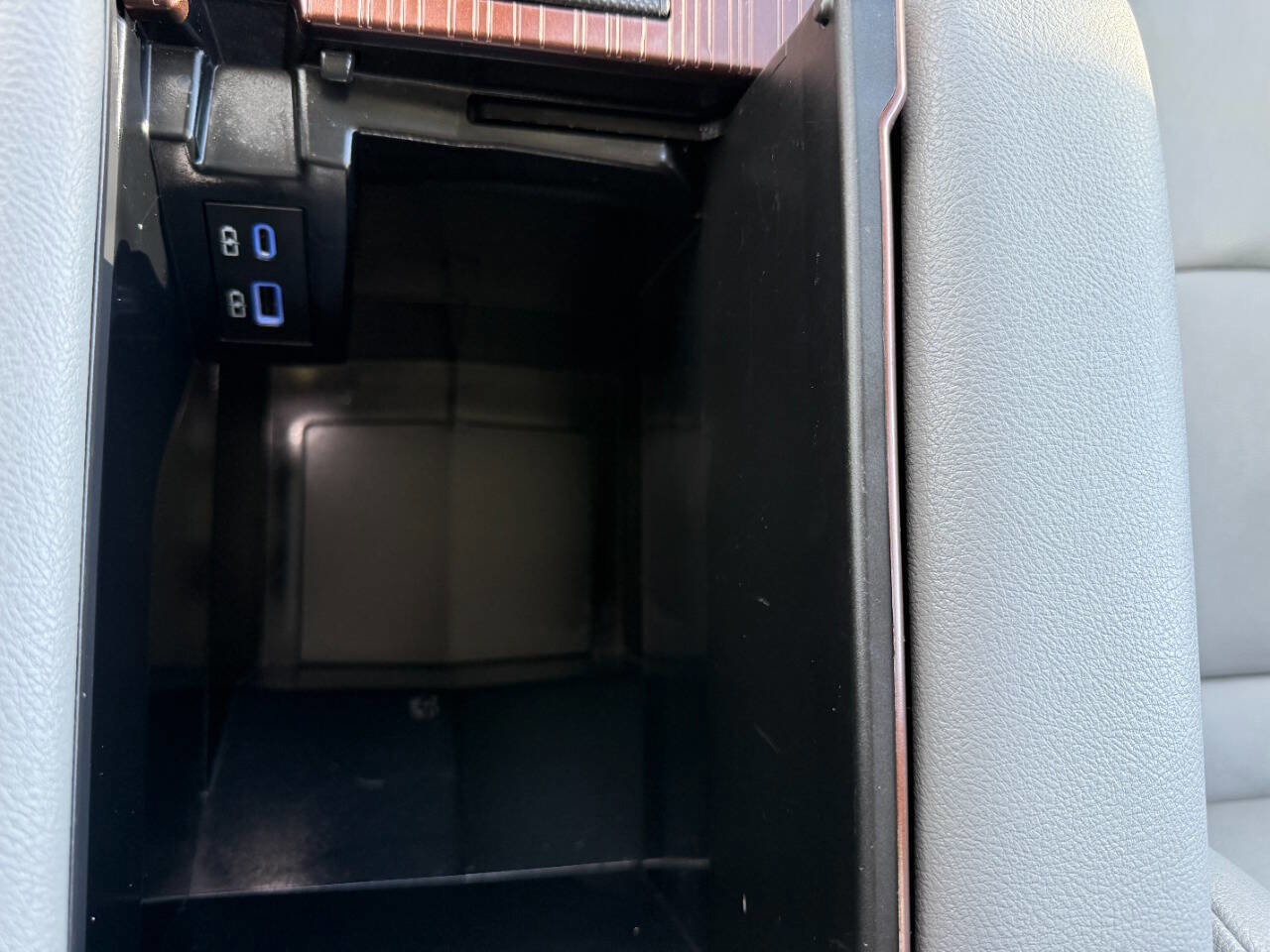 Used 2023 Toyota Sienna XLE image 49