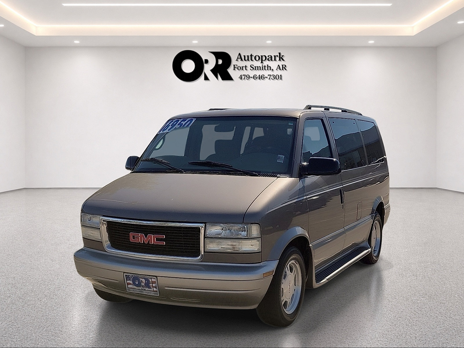 Used 2003 GMC Safari Passenger w/ SLT Preferred Equipment Group RWD image 2