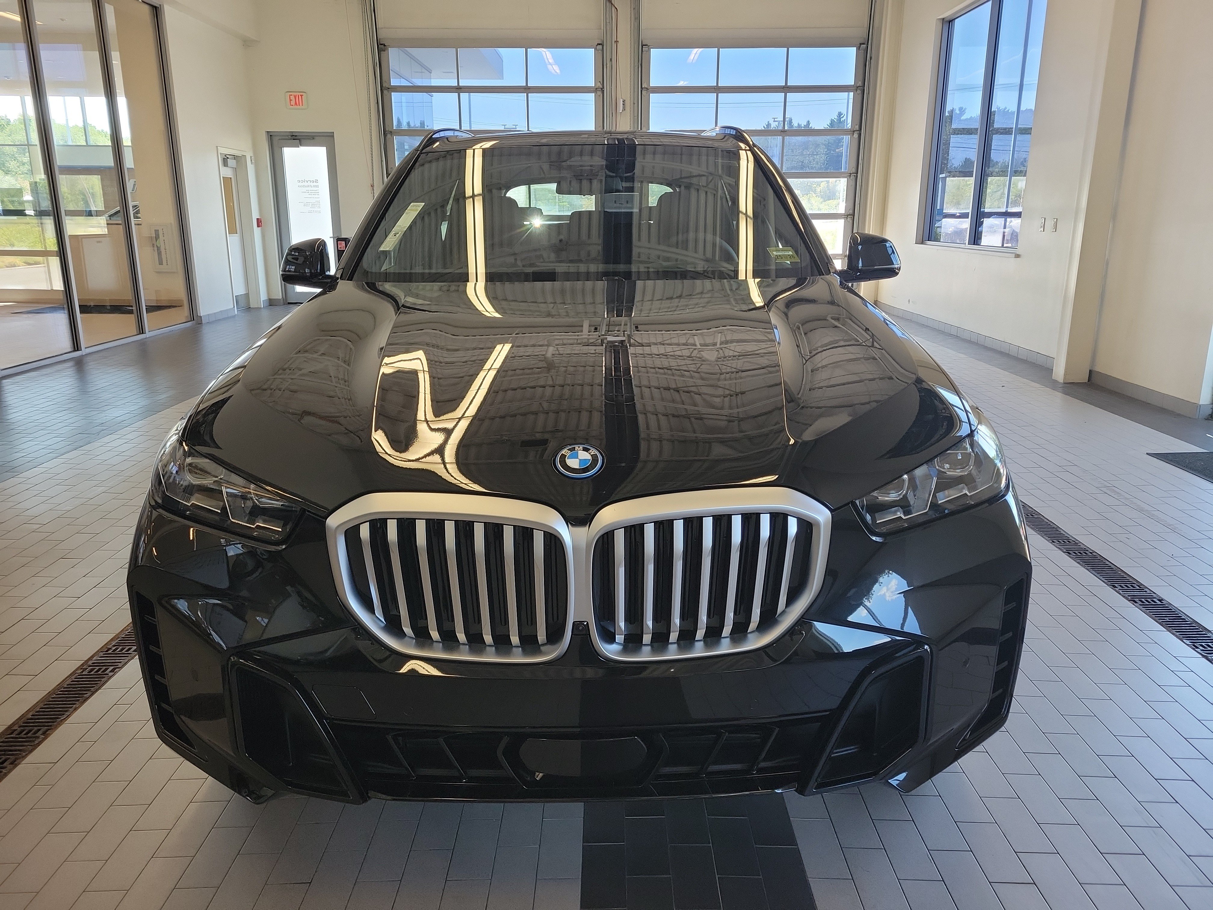Used 2026 BMW X5 xDrive50e w/ M Sport Package AWD/4WD image 2