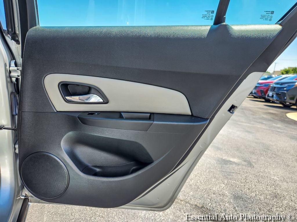 Used 2013 Chevrolet Cruze LS FWD image 18