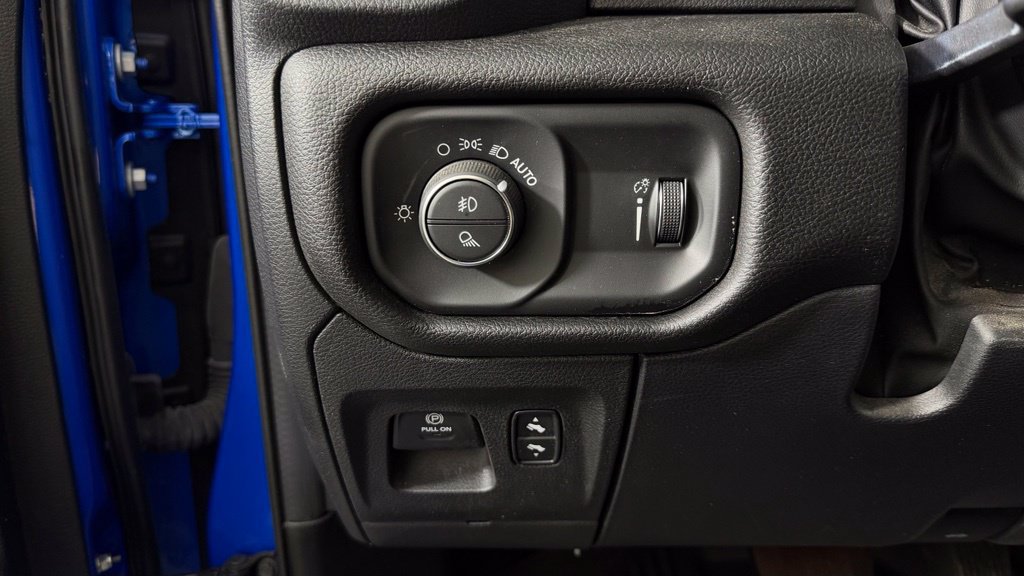 Used 2022 RAM 1500 Big Horn AWD/4WD image 14