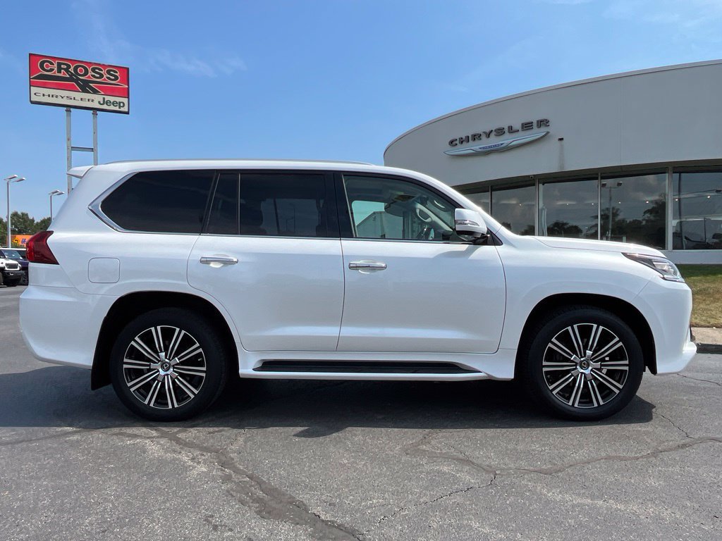 Used 2019 Lexus LX 570 4WD w/ Luxury Package image 44