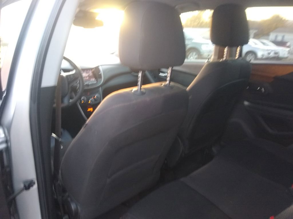 Used 2018 Chevrolet Trax LS image 21