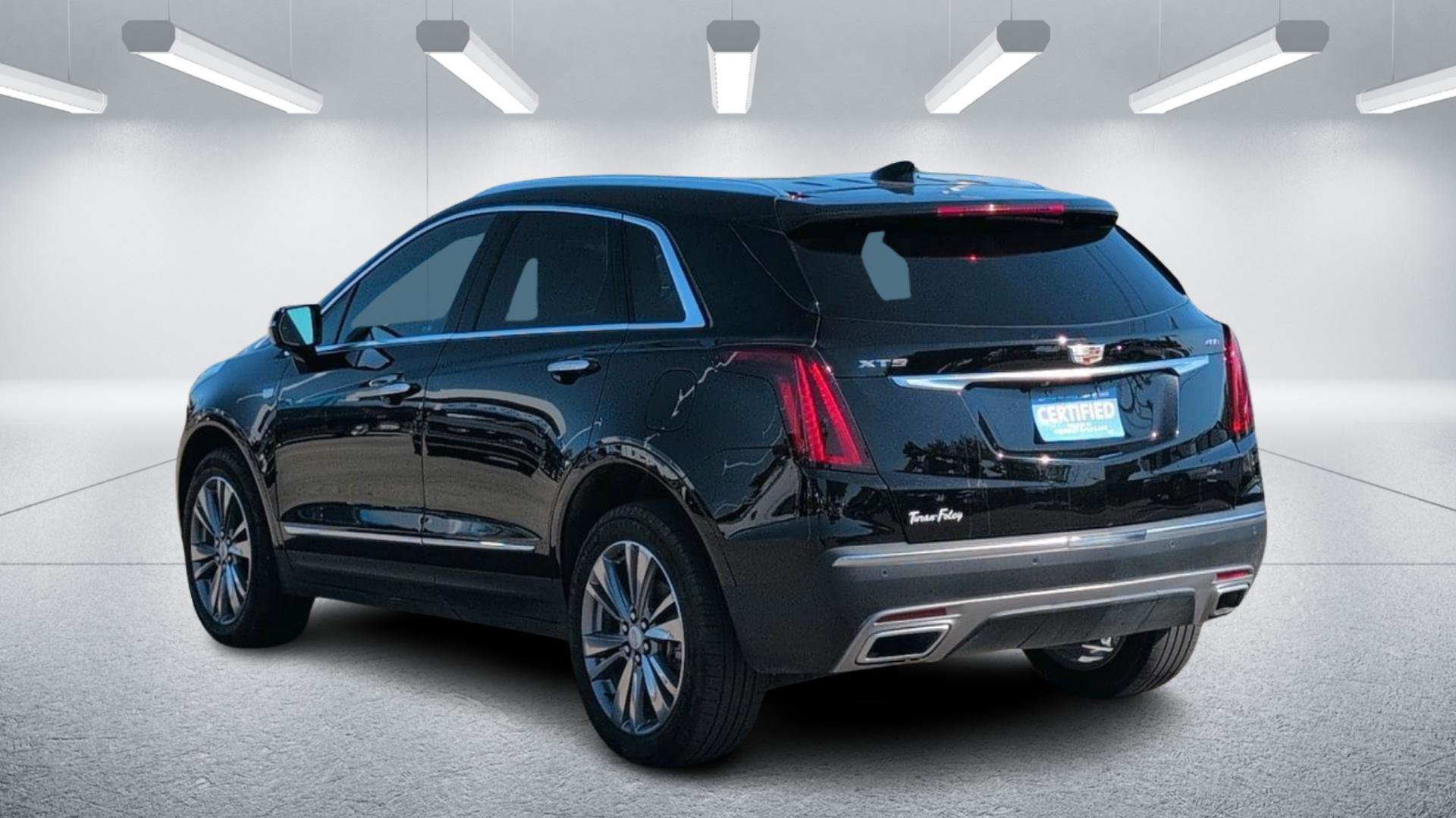 Certified 2025 Cadillac XT5 Premium Luxury image 3