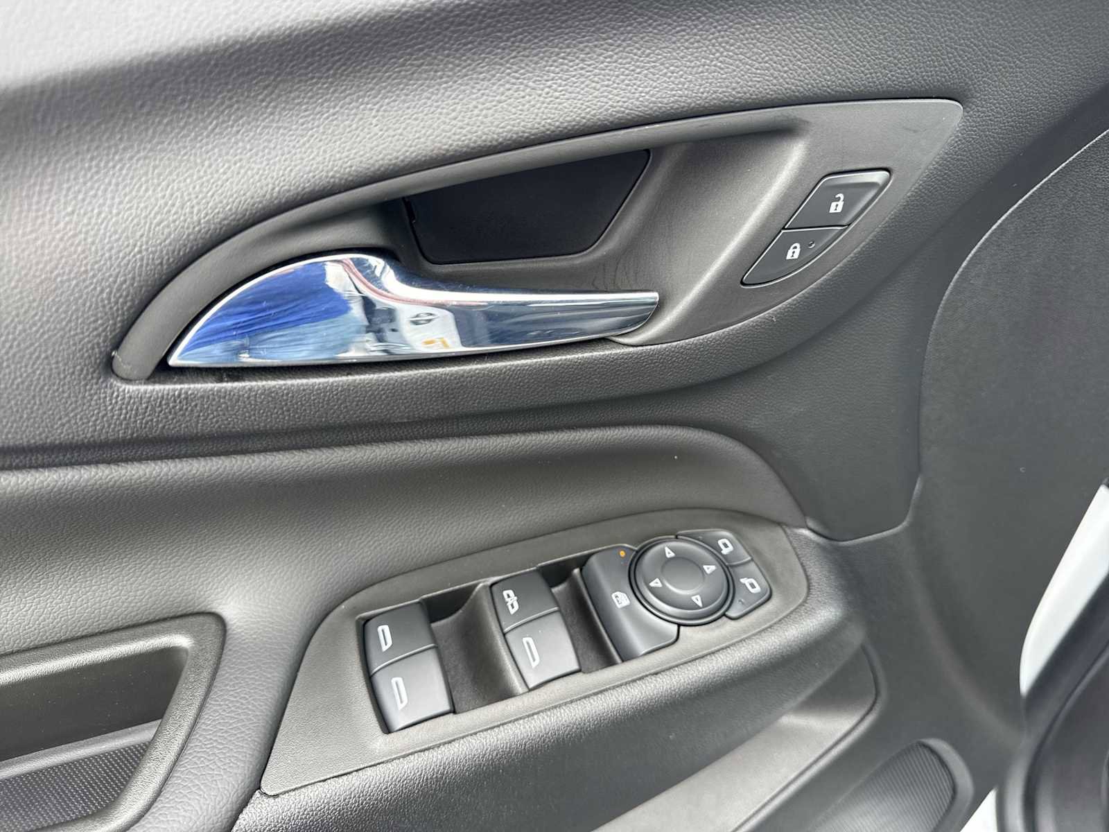 Certified 2024 Chevrolet Equinox LT FWD image 15