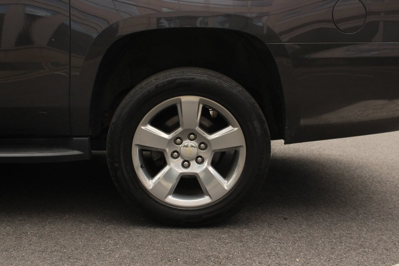 Used 2018 Chevrolet Suburban LT AWD/4WD image 10