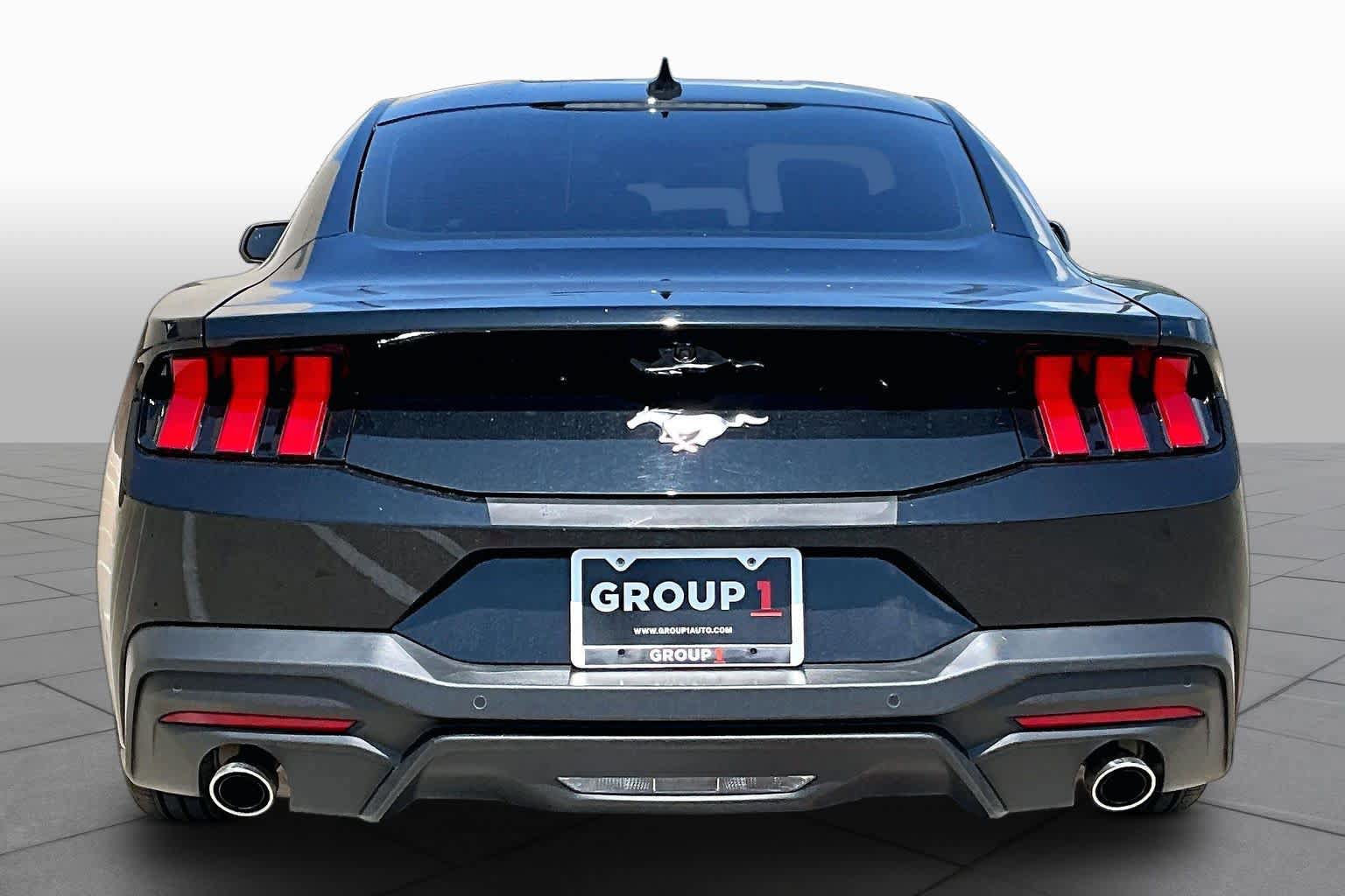 Used 2024 Ford Mustang Coupe RWD image 5