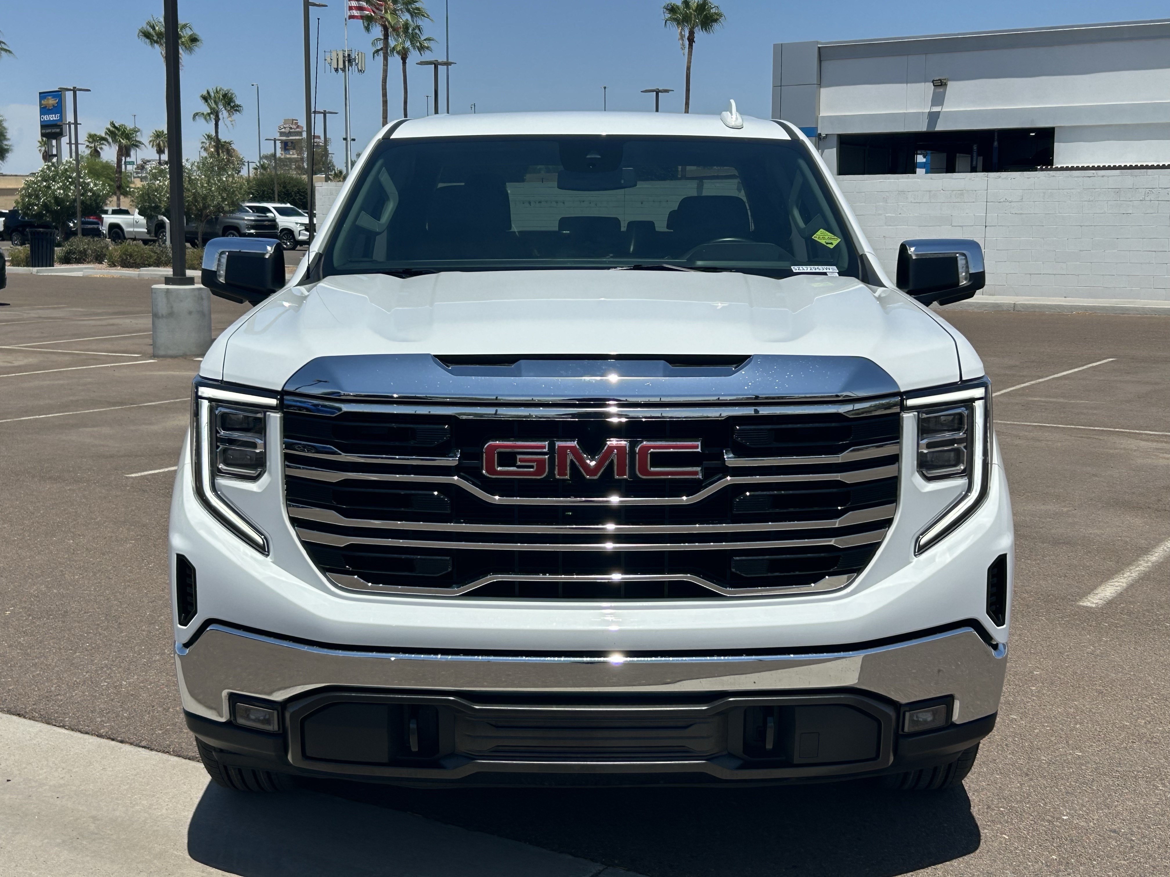 Used 2025 GMC Sierra 1500 SLT AWD/4WD image 9