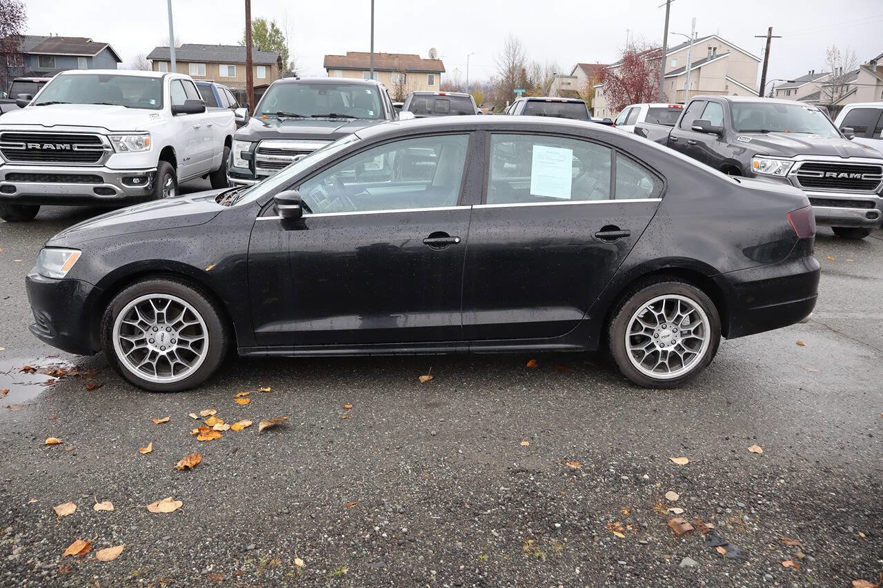 Used 2013 Volkswagen Jetta SE image 2