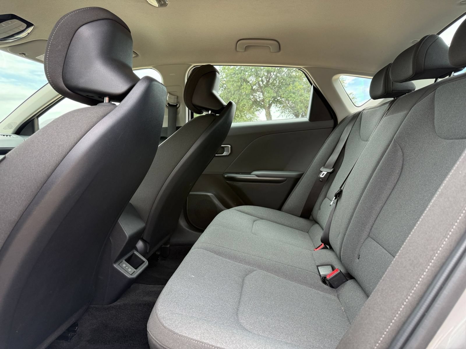 Used 2025 Kia K4 FWD image 28
