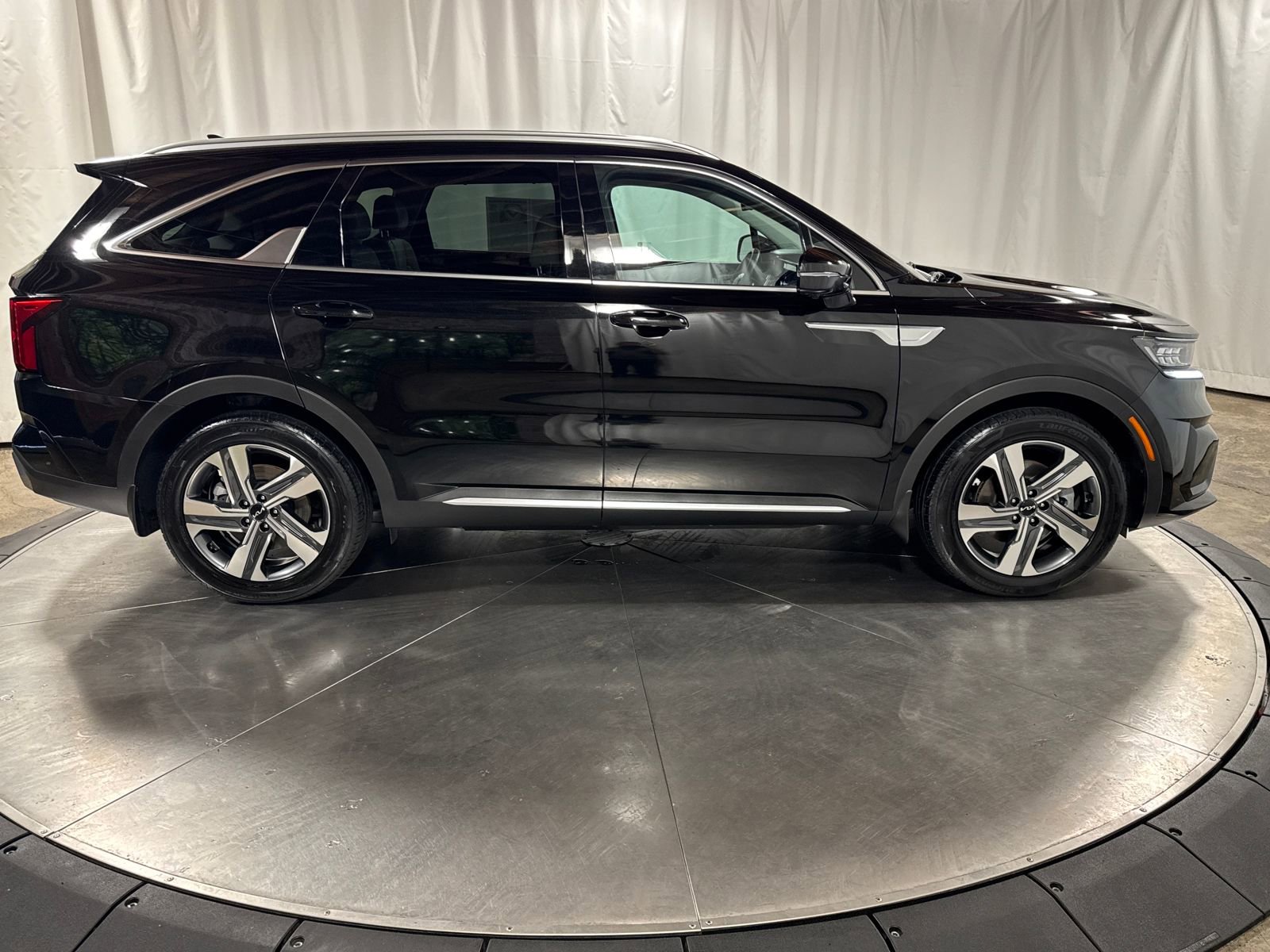 Certified 2023 Kia Sorento SX Prestige AWD/4WD image 9