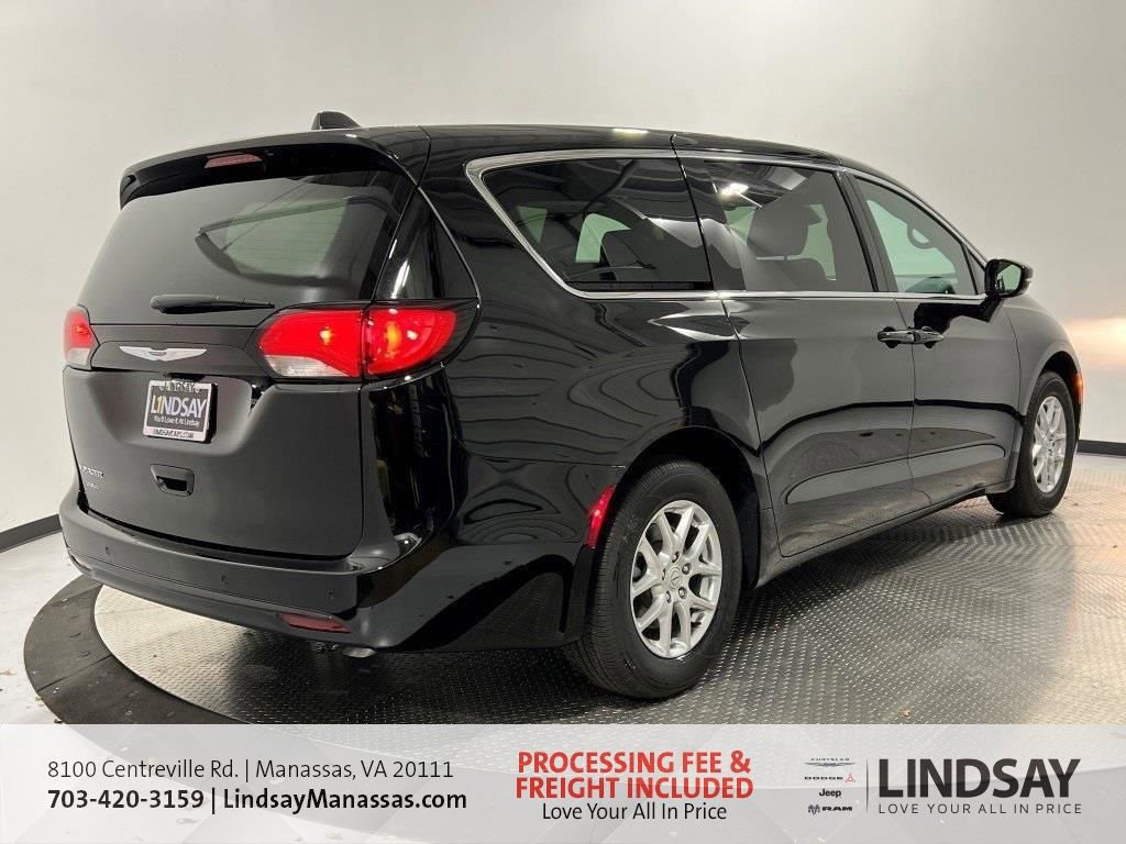 New 2026 Chrysler Voyager LX image 4