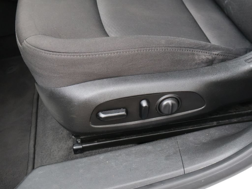 Used 2020 Chevrolet Malibu LT FWD image 43