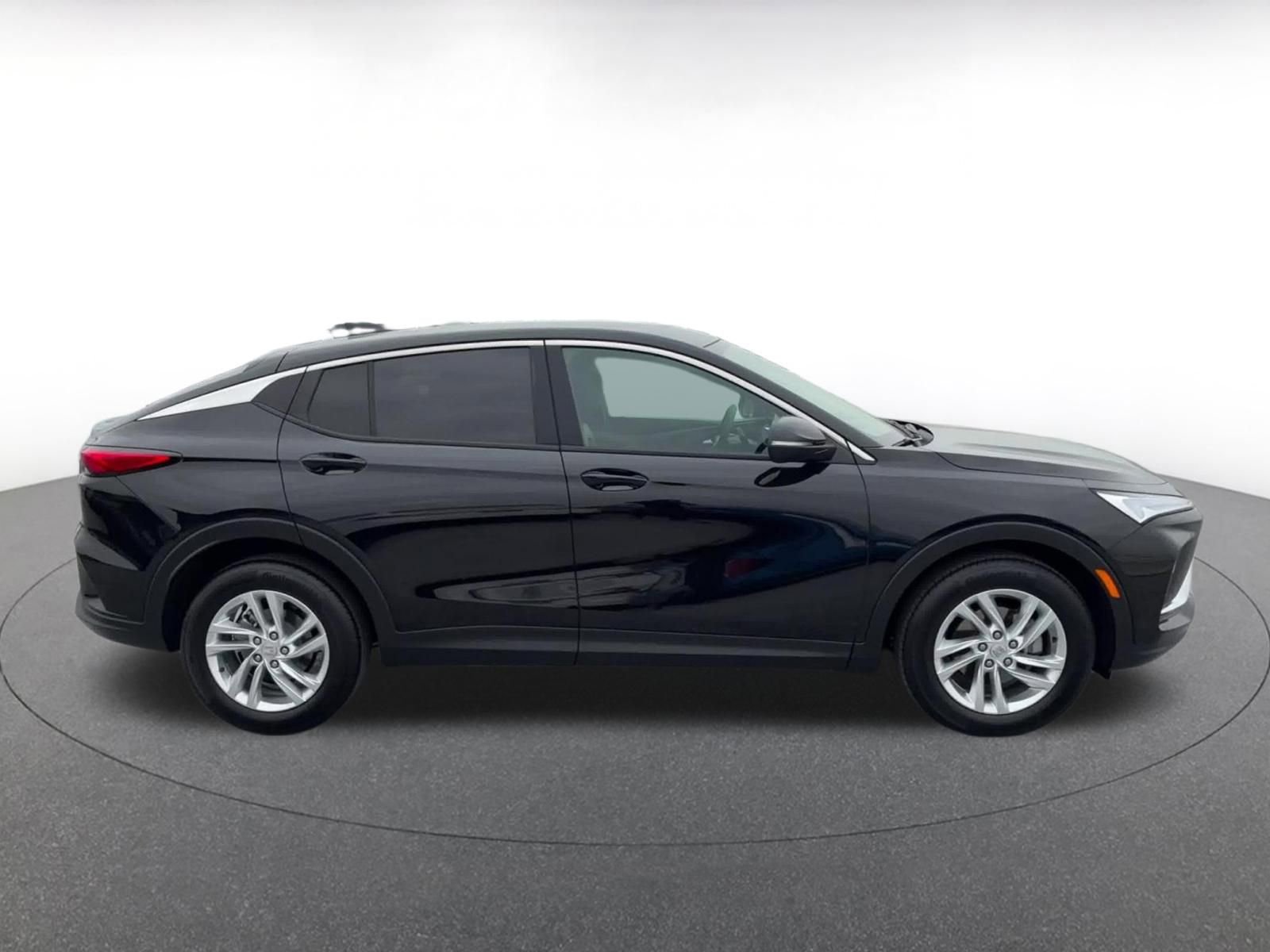 Used 2025 Buick Envista Preferred image 16