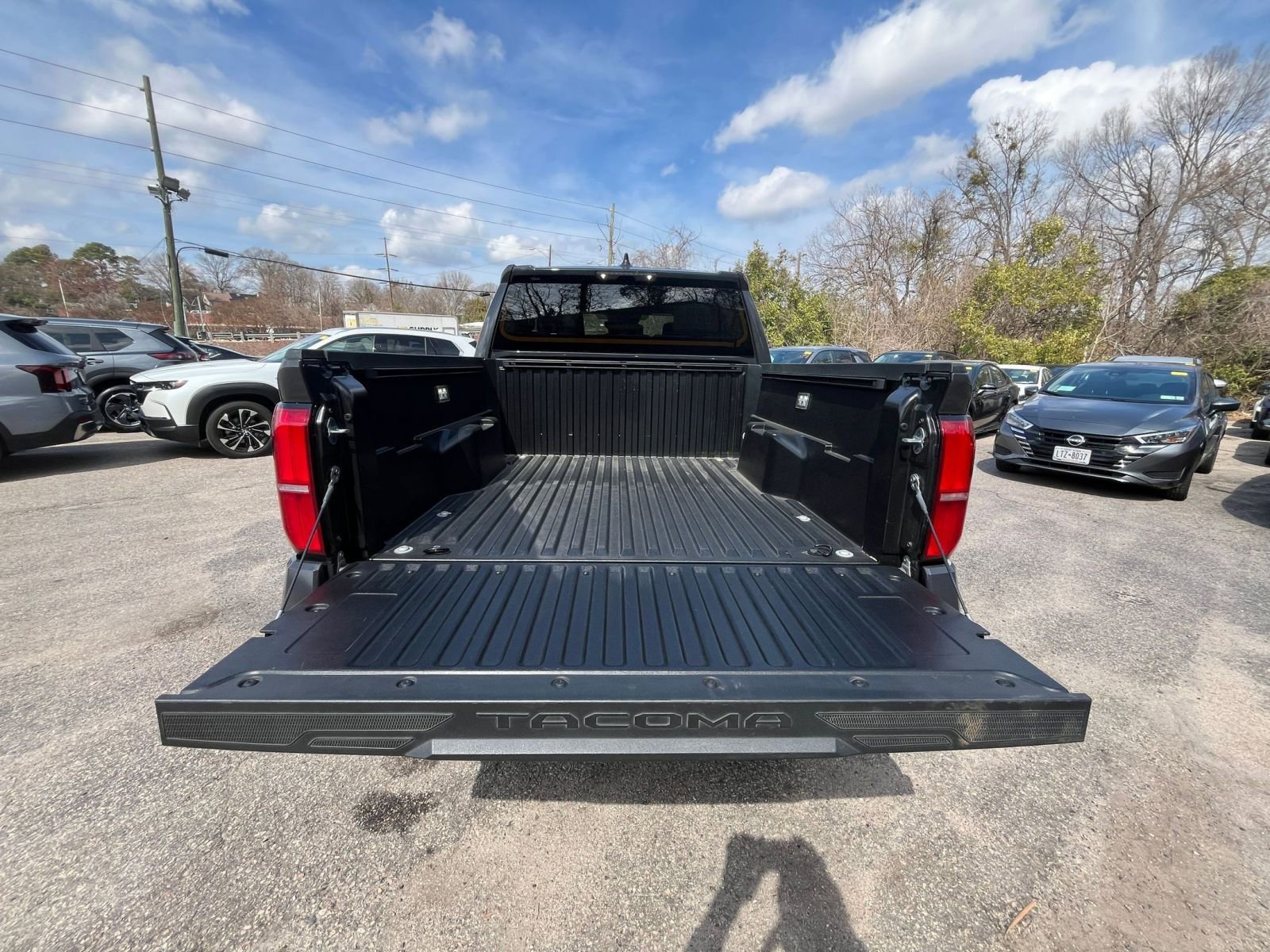 Used 2024 Toyota Tacoma w/ TRD Package image 29