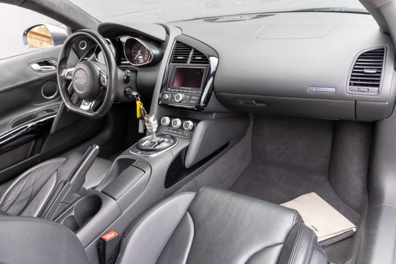 Used 2011 Audi R8 V10 image 3