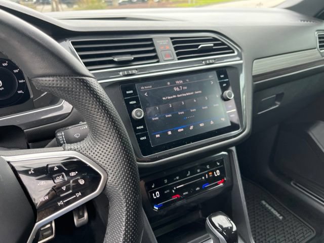 Used 2024 Volkswagen Tiguan SEL R-Line AWD/4WD image 23