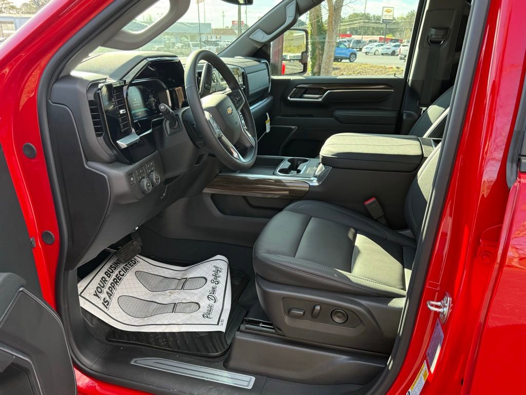 New 2026 Chevrolet Silverado 3500 LT w/ All Star Edition image 10