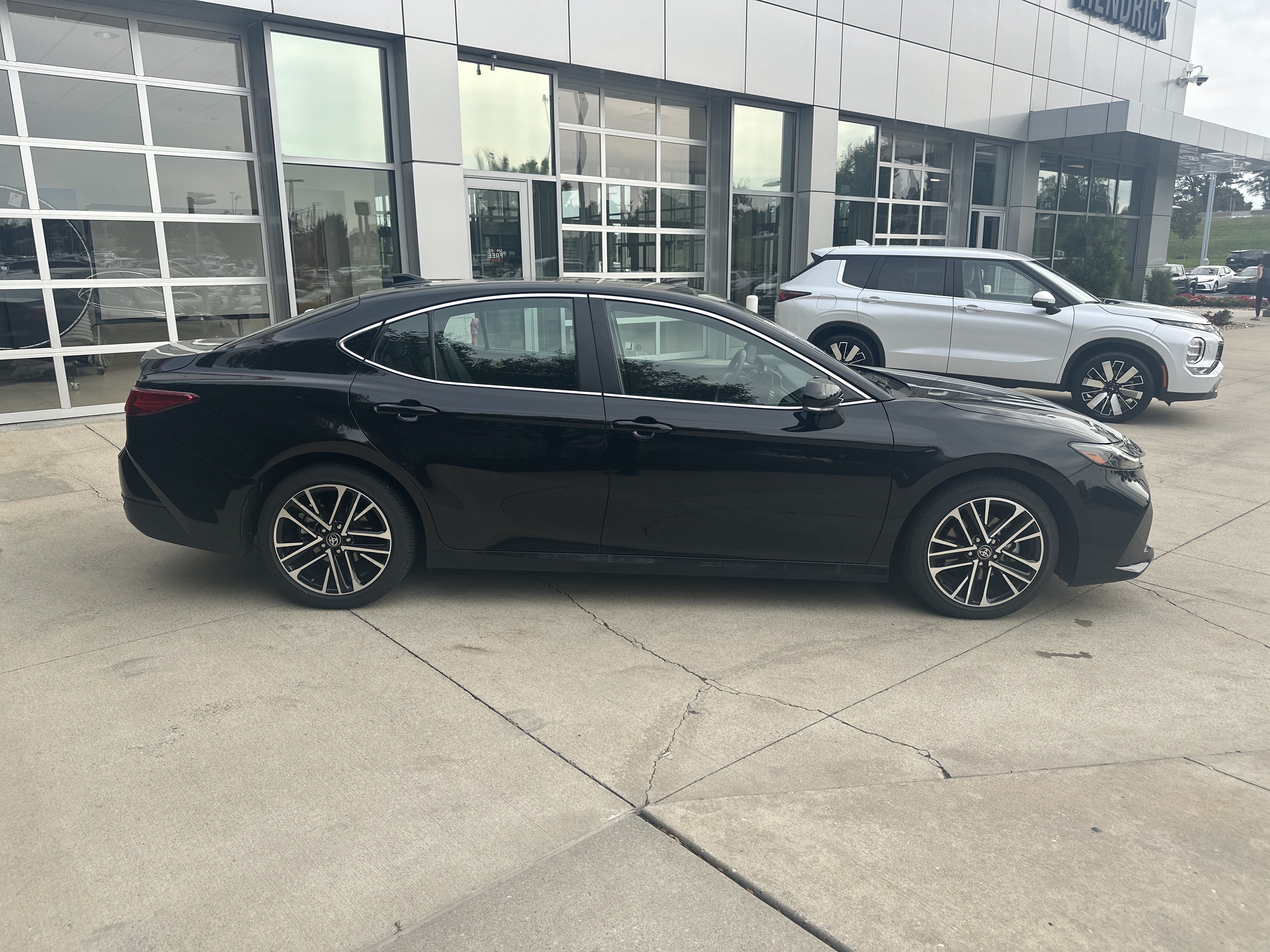 Used 2026 Toyota Camry XLE FWD image 10