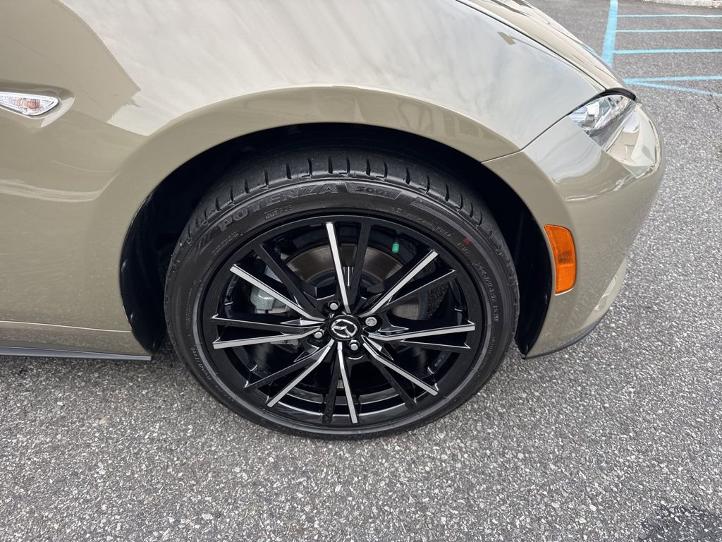 Used 2024 MAZDA MX-5 Miata RF Grand Touring image 2