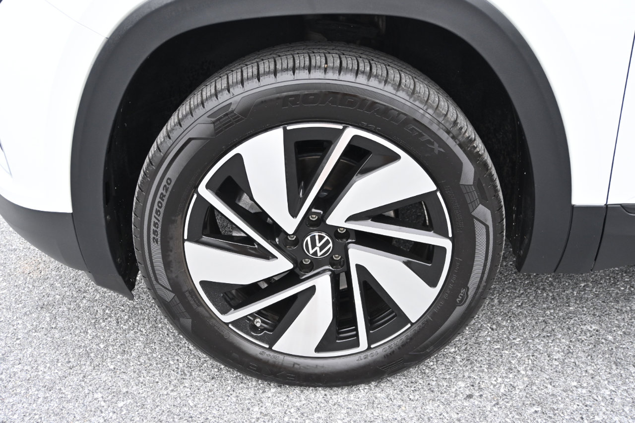 Used 2024 Volkswagen Atlas SE image 41