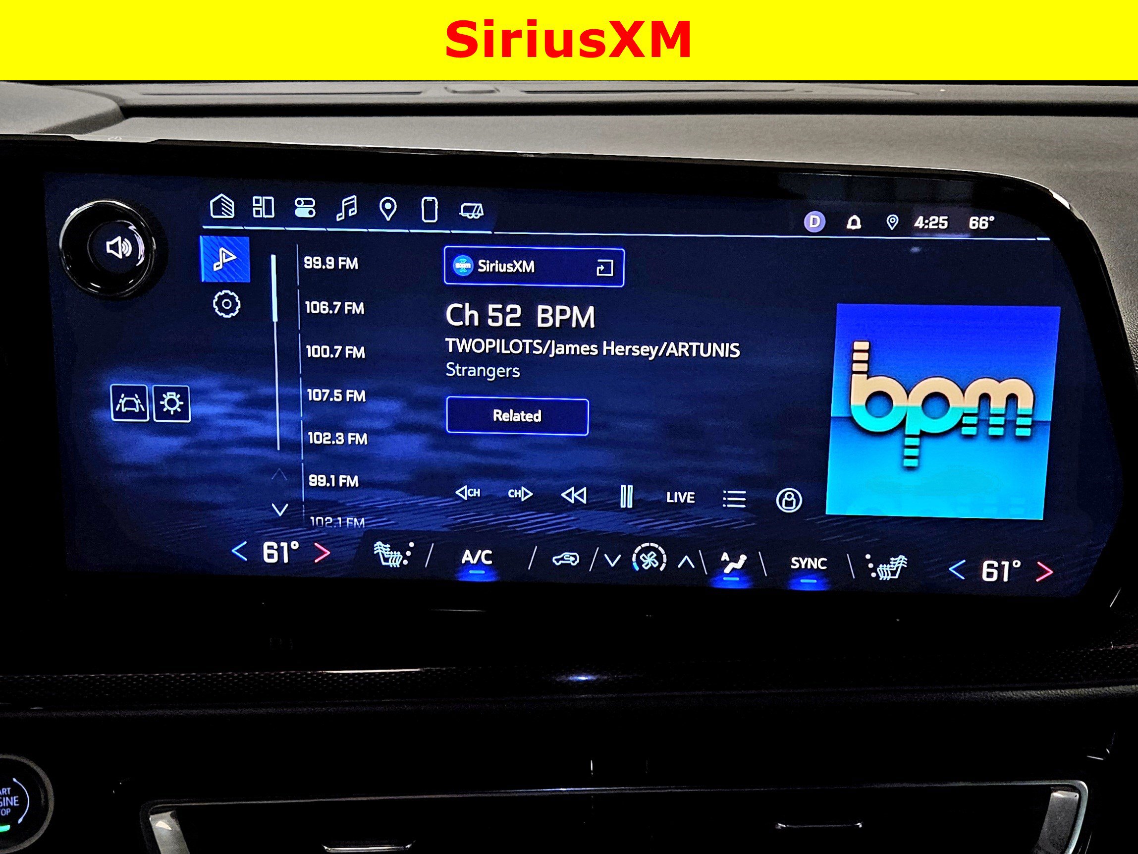 Used 2025 Chevrolet Traverse Z71 w/ Driver Confidence Package image 16