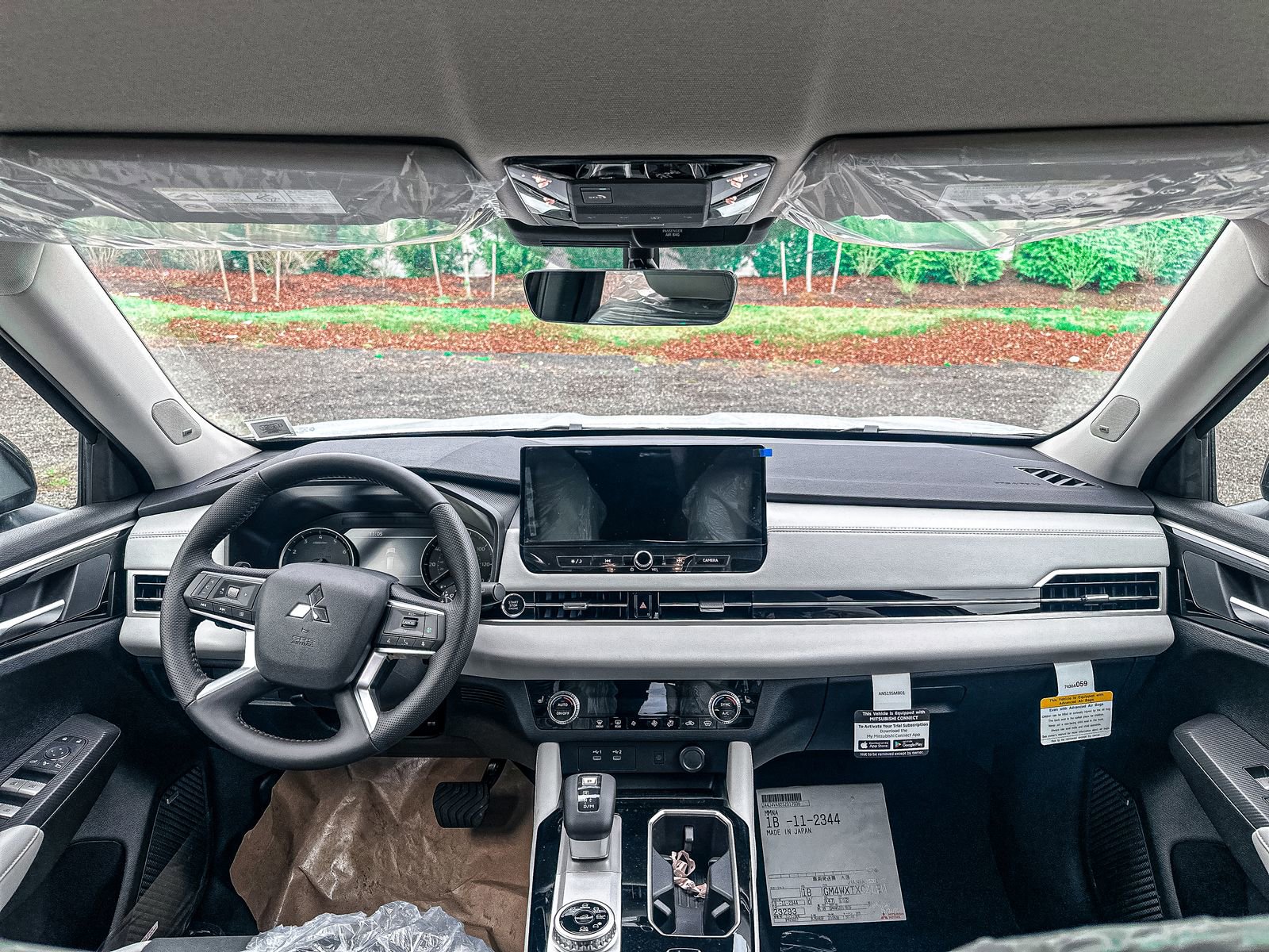 New 2025 Mitsubishi Outlander AWD image 17