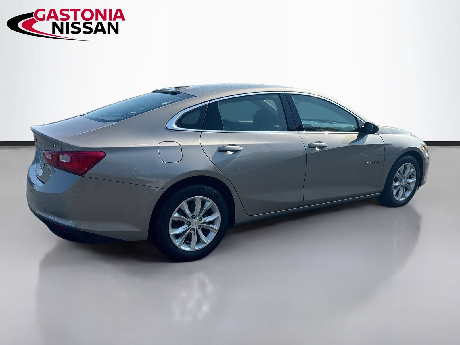 Used 2024 Chevrolet Malibu LT FWD image 9