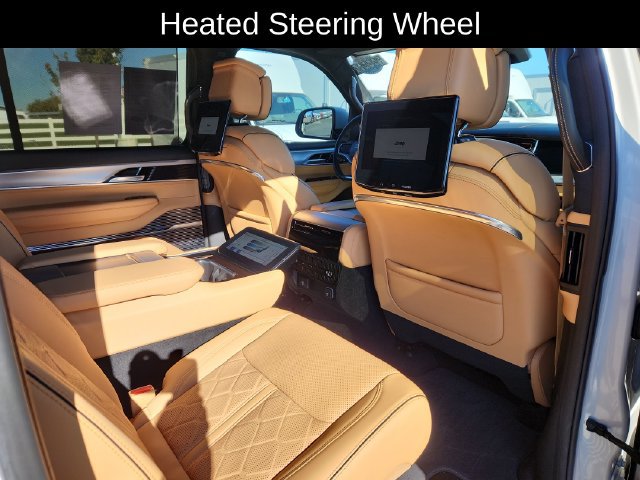 Used 2022 Jeep Grand Wagoneer Series III AWD/4WD image 34