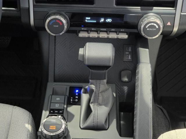 New 2026 Toyota 4Runner SR5 AWD/4WD image 10