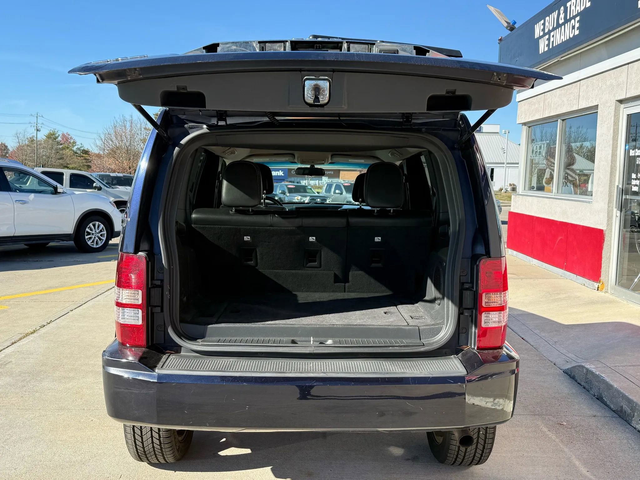 Used 2011 Jeep Liberty Sport image 18