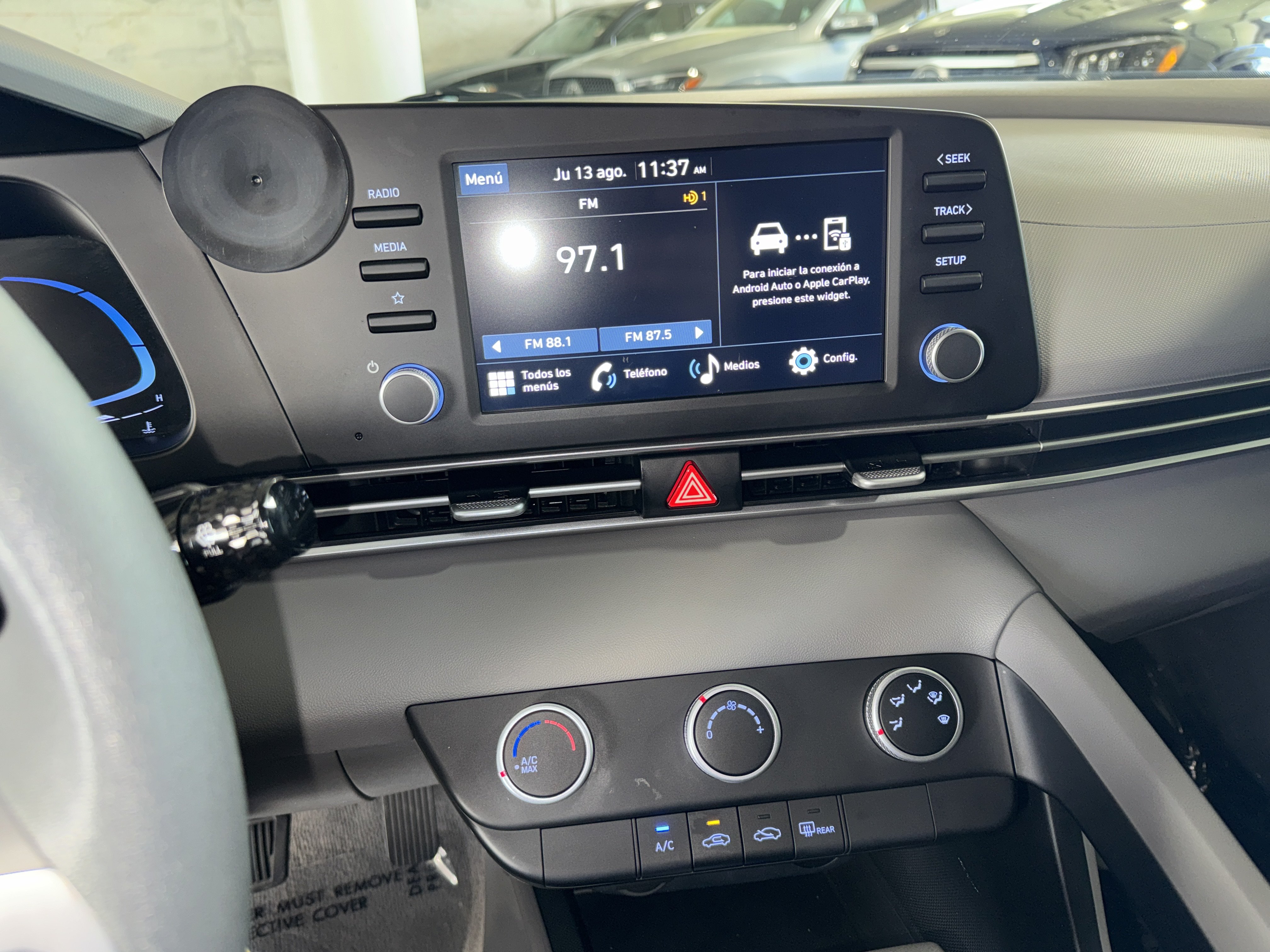 Used 2025 Hyundai Elantra SE FWD image 25
